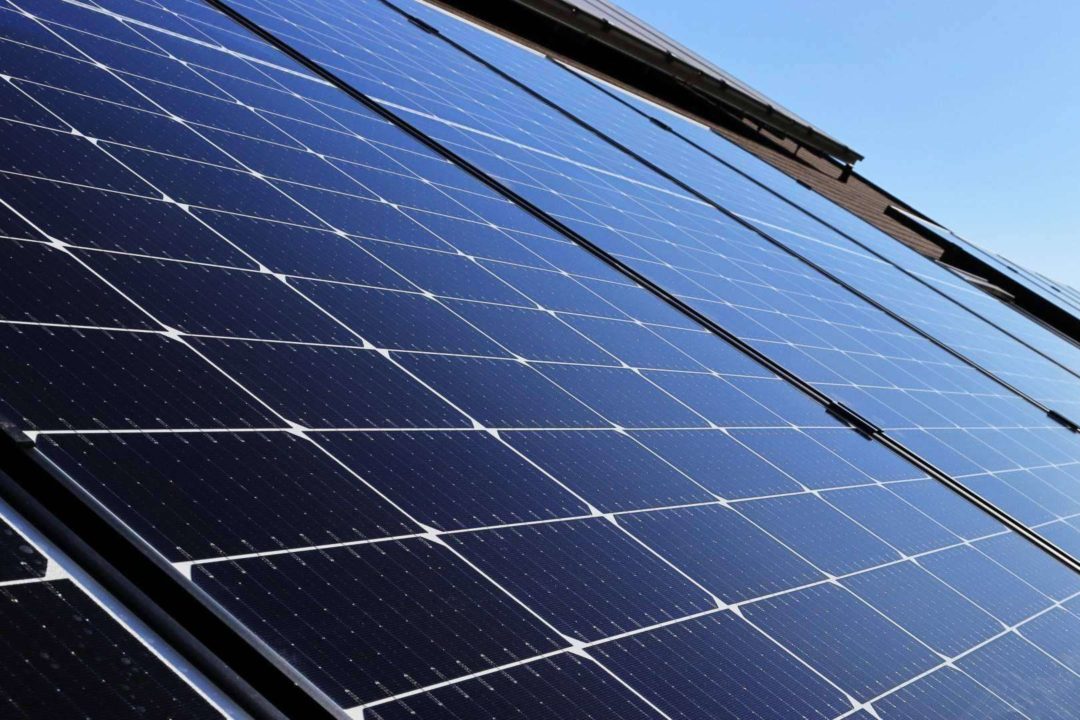 Instalación de paneles solares en una comunidad de vecinos, por Ingeniería MASRED