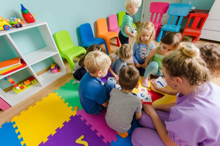 Ayuda Universitaria ofrece técnicas para aprobar el TFG de Magisterio Infantil