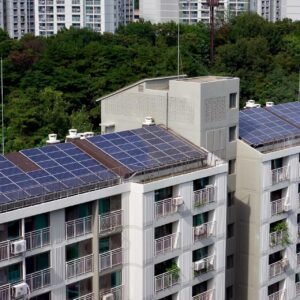 Instalación de paneles solares en fachadas, por Sud Renovables