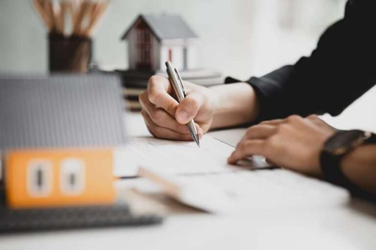 La asesoría legal especializada, requerida en la compraventa de inmuebles