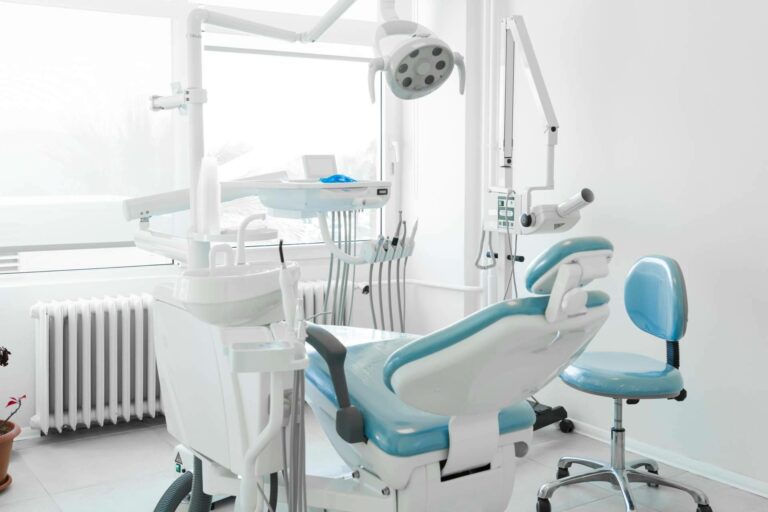 Reparación de instrumentos dentales, servicio de recogida y entrega incluida con Precisión Médica Dental
