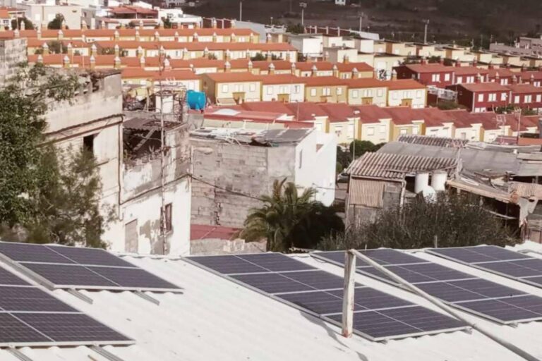 La instalación de energía fotovoltaica en Canarias se triplica