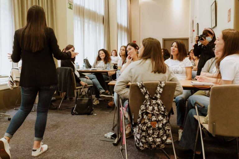 Úrsula Campos expone 5 consejos para estudiar oposiciones en verano