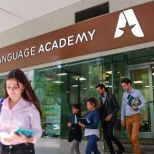 Academia ofrece probar gratis clases de inglés online premiadas