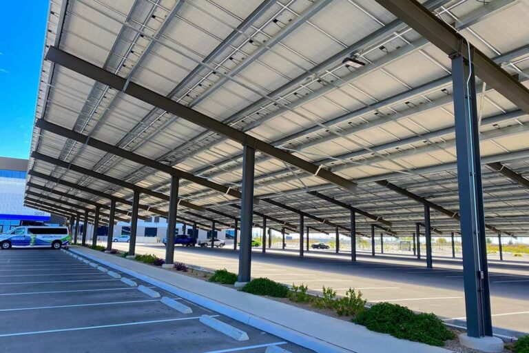 El autoconsumo fotovoltaico en marquesina es cada vez más accesible, de la mano de SpotiCharge