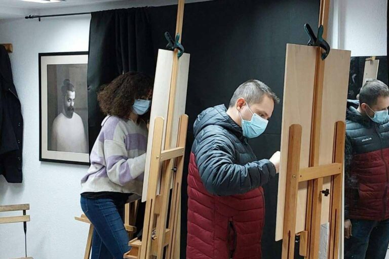 Los programas intensivos de la academia de dibujo y pintura Estudio Ilógico ayudan a formarse como artista