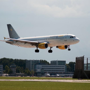 Vueling, entre las aerolíneas con menos vuelos cancelados o retrasados
