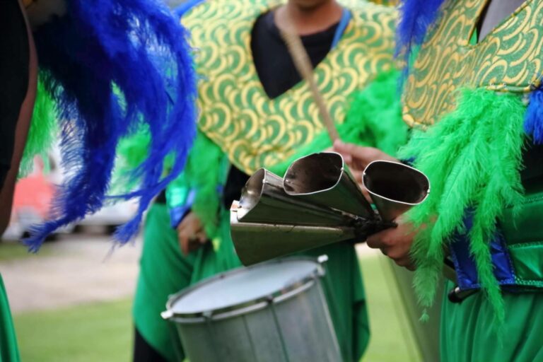 Instrumentos de percusión para crear sonidos brasileños, con Percuforum