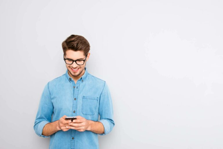 El comparador de seguros para móviles que permite contratar online al instante, Thenowo