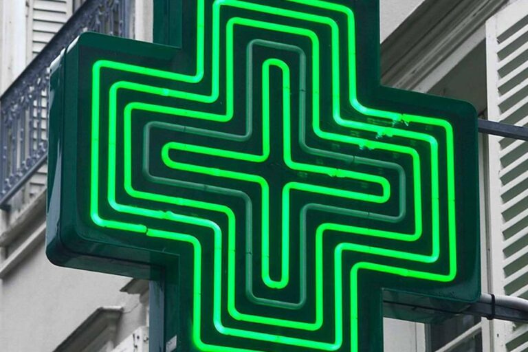 La importancia de la oficina de farmacia en el entorno actual, con Urbagesa Farmacias