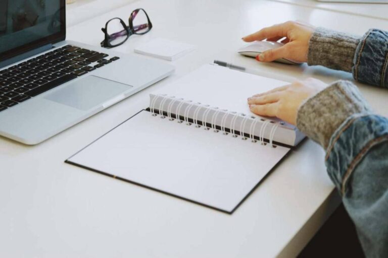 Estrategias y herramientas de Simplifica Tus Opos para preparar oposiciones online