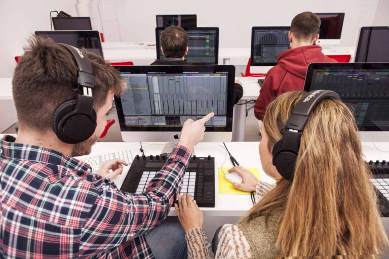 EUMES ofrece todas las ventajas de la formación musical online