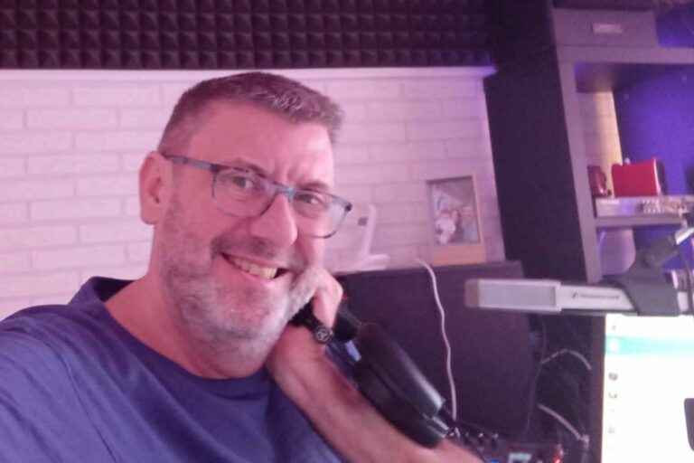 Contratar un programa de radio a un precio justo es posible de la mano de Café con Radio