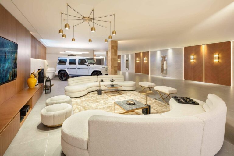 Villa Olympus, disponible en Zeuthen & Company, es una villa independiente en Cascada de Camoján