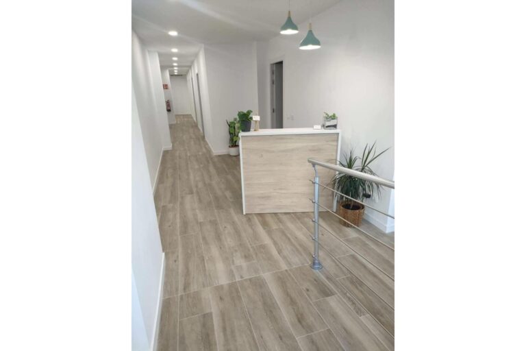 Vivir sin dolor. Clínica Axial abre un nuevo centro de fisioterapia en Barcelona