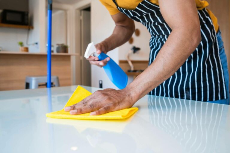 Los beneficios que ofrece la nueva normativa para empleados del hogar, según MZG Asesores