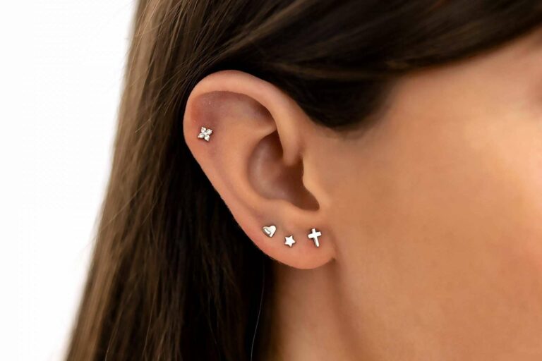Los pendientes minis son ideales para crear looks versátiles, en Le Petite Marie