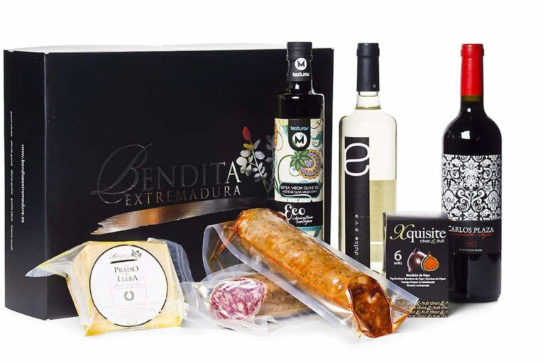 Gran variedad de productos en las cestas gourmet de Bendita Extramadura