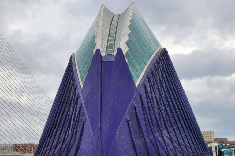 Flovac, la empresa encargada de diseñar e instalar el innovador sistema de saneamiento por vacío del CaixaForum de Valencia