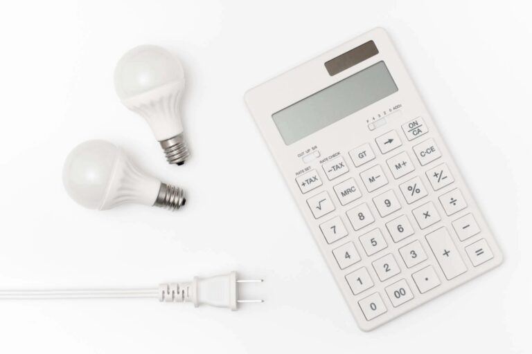 Para recargar un vehículo eléctrico es importante saber qué tarifa de luz conviene