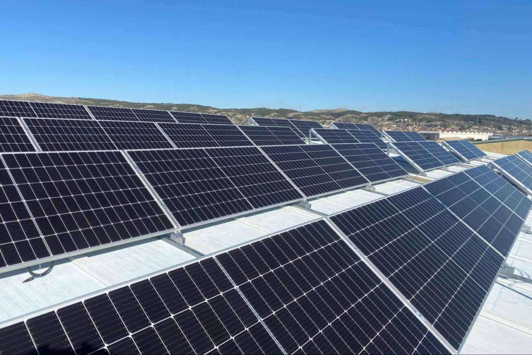 ¿Qué ofrecen los proyectos fotovoltaicos para empresas con SolarTRES60?