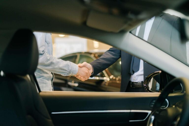 ¿Cómo vender un coche embargado?, por Compramos Tu Siniestro