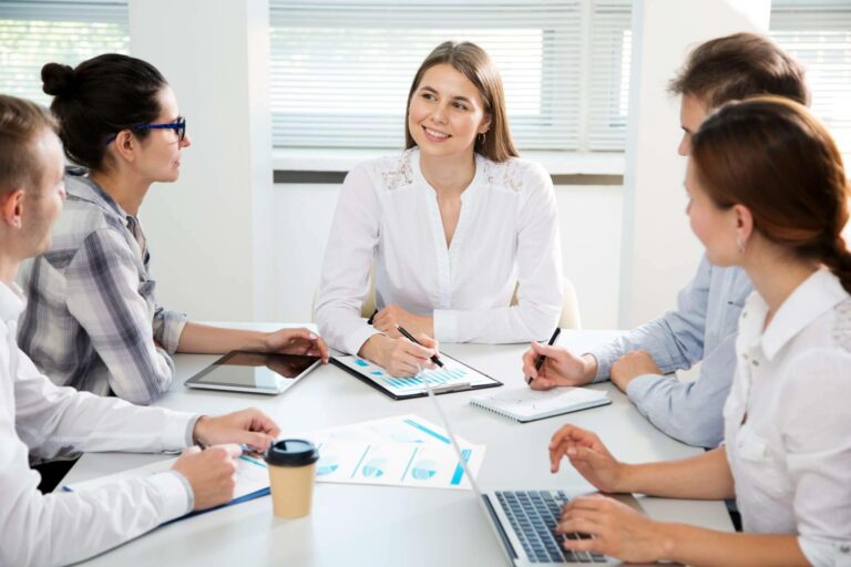 ¿Por qué es importante formarse en recursos humanos? Con IOE Business School