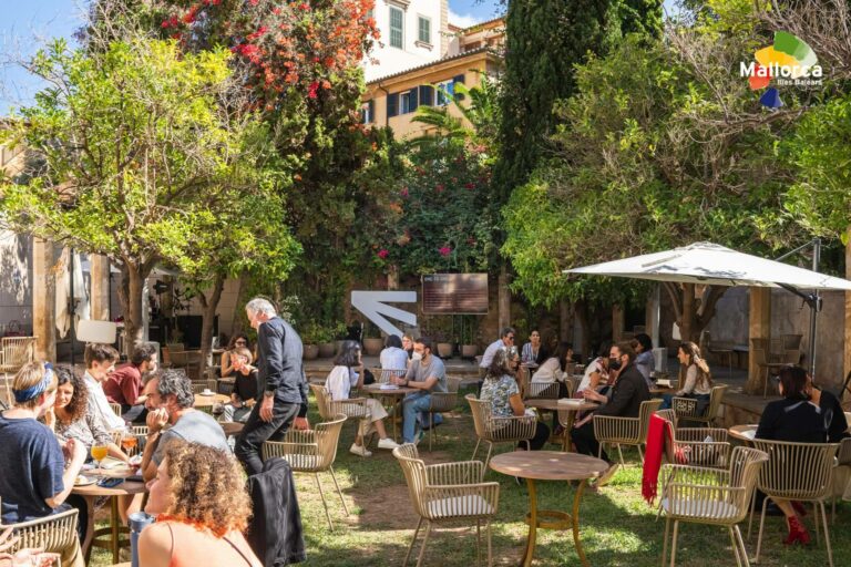 La cuarta edición celebrada en Mallorca de MajorDocs, el primer festival de cine slow, está centrada en el cine doméstico