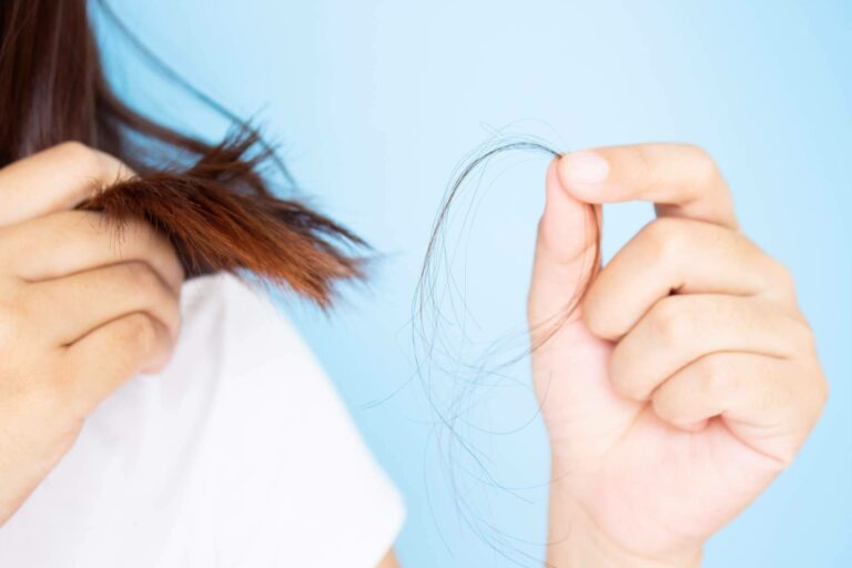 Controlar la caída del cabello en otoño con la biotina para el pelo de Centro de Naturopatía y la Salud