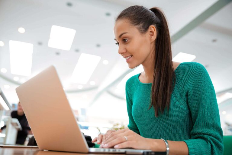 Autoescuela 2000 y las ventajas de su servicio de teóricas online