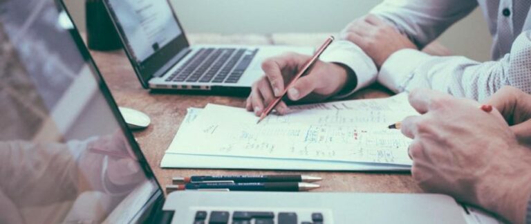 Trading de acciones y CFDs — ¿En qué se diferencian (y cuál es mejor)?