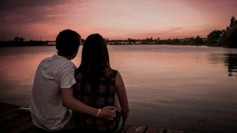 ¿Cómo saber si realmente estás enamorado de alguien cuando está en una relación a distancia?