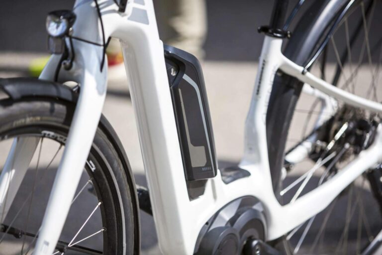 Recorrer la ciudad y ahorrar gasolina con las bicicletas eléctricas de Emotobike