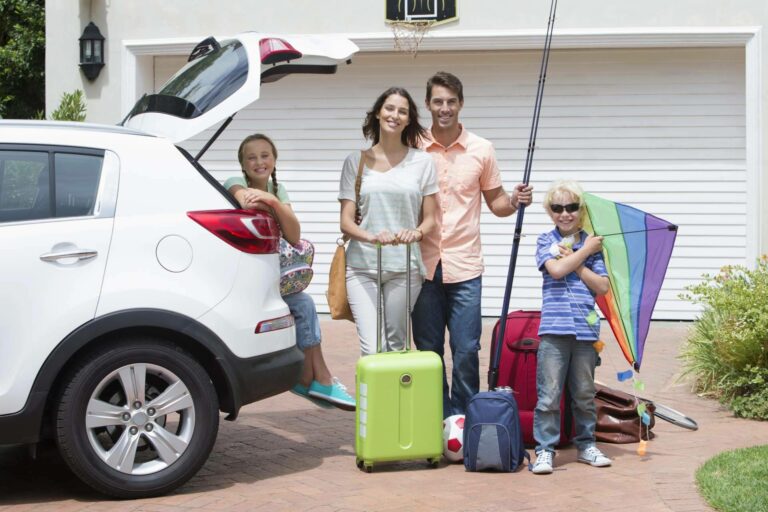 ¿Qué beneficios ofrece el sistema de Cartrack a familias y particulares?