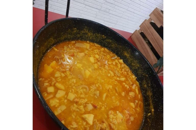 Una de las arrocerías en Valencia más reconocidas en la zona de El Cabañal, La Taberna Casera