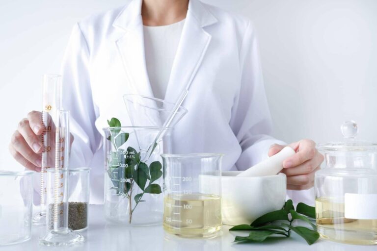 DHYVANA presenta lo último en cosmética eco con sus nuevos lanzamientos Veggie Botox y Clear Skin Azelaic