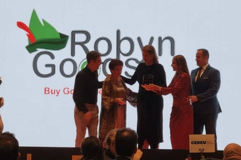 El eSolidario “RobynGoods” recibe el premio Titanes de las Finanzas 2022