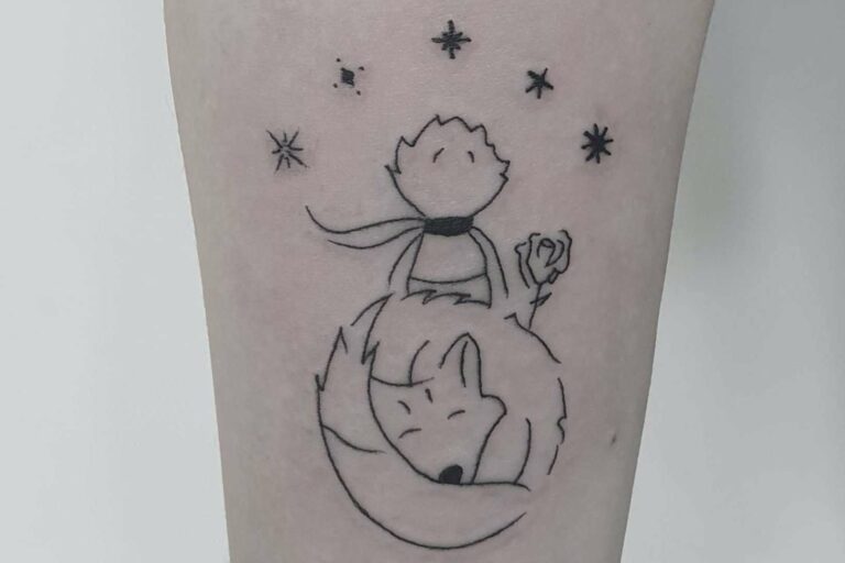 La tendencia de los tatuajes a línea fina, disponible en el estudio de Vieja Escuela Tattoo