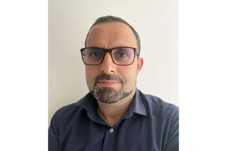Francisco Vera, CEO y cofundador de la consultora THE FLASH CO, menciona que el futuro no trata sobre la competencia entre empresas, sino de ecosistemas y que la innovación debe encontrar un punto de equilibrio entre la colaboración y la competencia