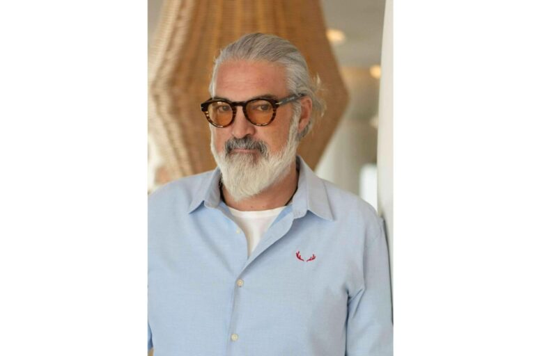 Xavi Altimis, cofundador de Valtiba gafas de sol, concede una entrevista