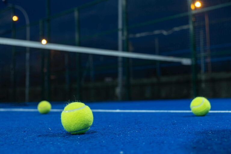 Ahorrar dinero prolongando la vida de las pelotas de pádel y de tenis