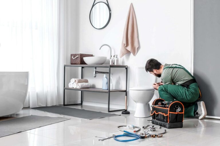 Los fontaneros profesionales de Repairs4You ofrecen sus servicios las 24 horas del día en Alicante