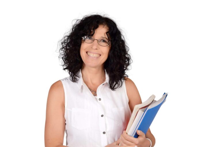 Abiertas las inscripciones en los cursos 2023 para conseguir la certificación de la EOI, por EOI Por Libre