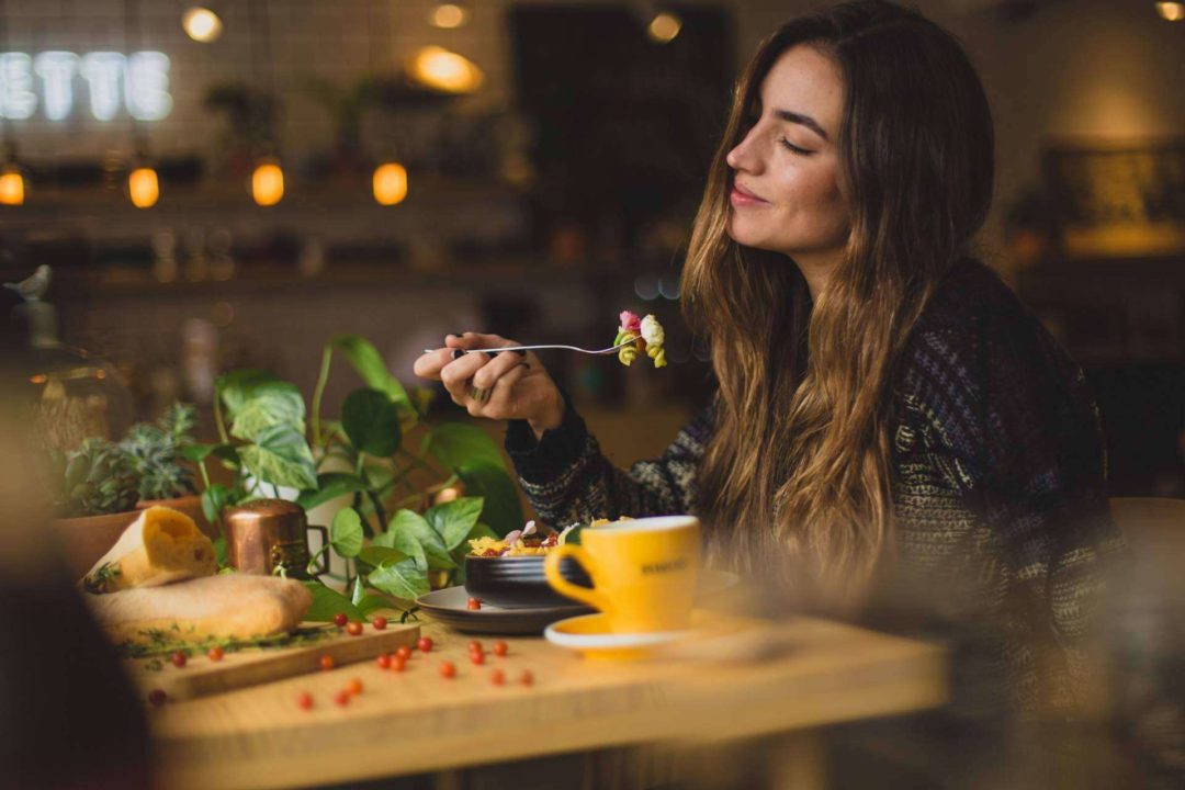 ¿Cómo se gestiona un restaurante viable?, según Oh My Business