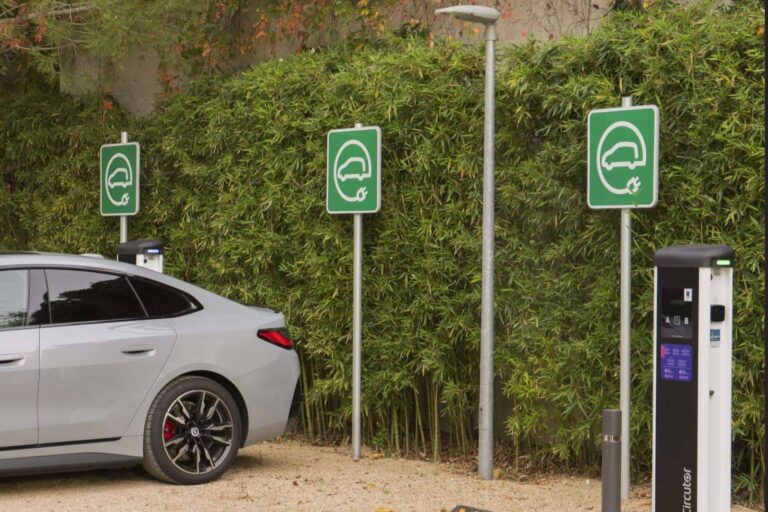 La instalación de cargadores para coches en sus instalaciones de Hotel Balneari Prats