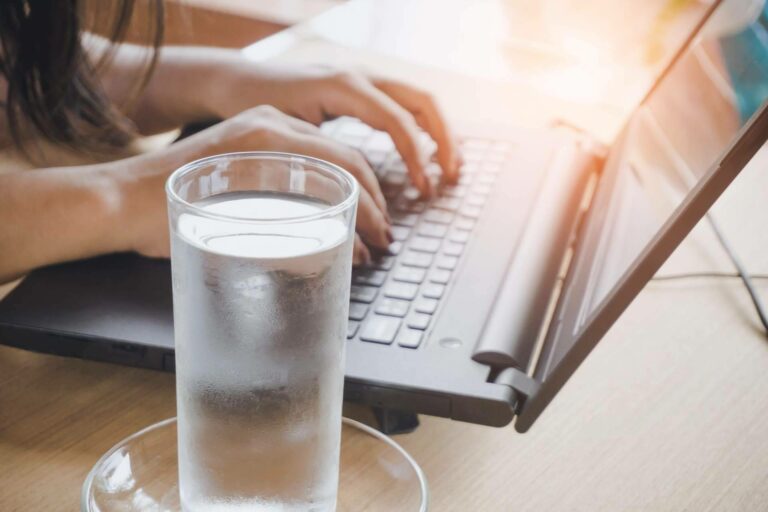 Acquajet, servicio a oficinas y domicilios a través de máquinas de ósmosis y dispensadores de agua