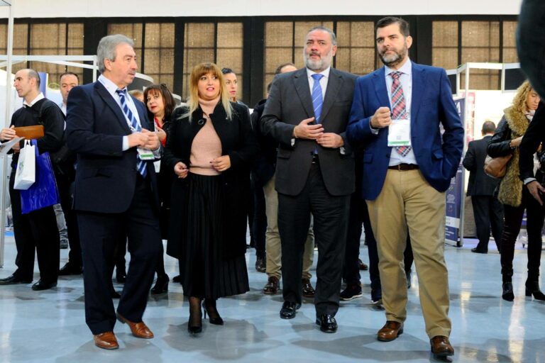 La inauguración de la Feria Tecnológica 2022 de Acutel con la presencia de todas las administraciones públicas en una primera jornada en la que se registraron casi dos mil visitantes