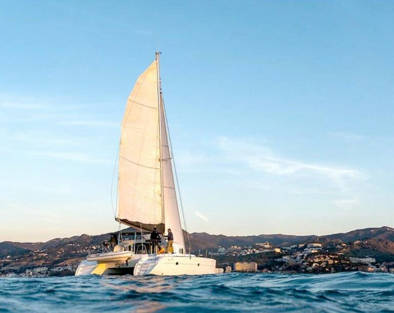 Disfruta del mar en primera persona con las mejores empresas de barcos de Málaga