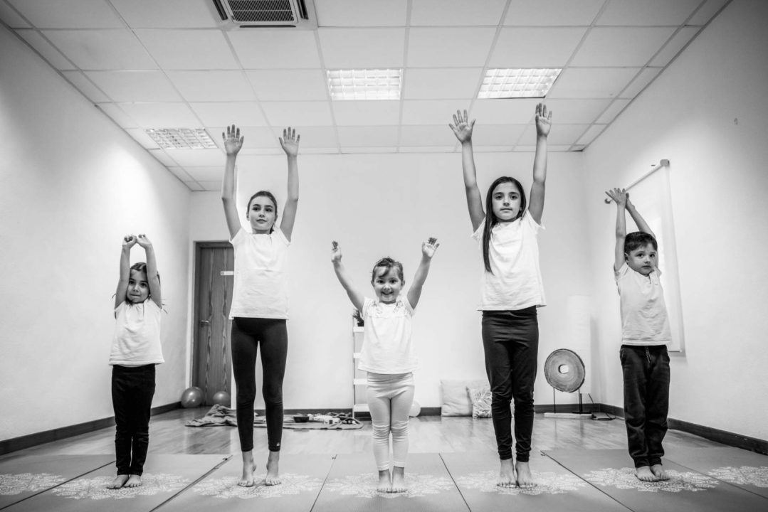 Los beneficios del yoga para niños, con Yoga Maya Kids