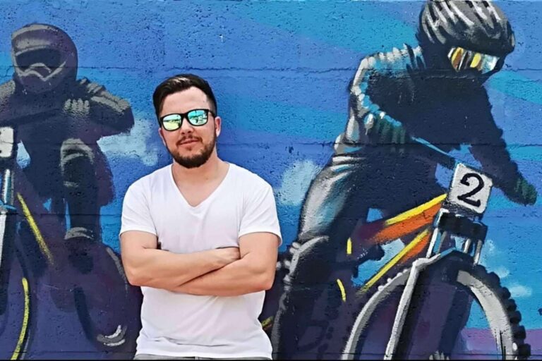Ángel Caparrós presenta 'Tú eres la primera maravilla del mundo', obra publicada por Letrame Grupo Editorial